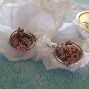Clockwork cufflinks by Antige, watchworks